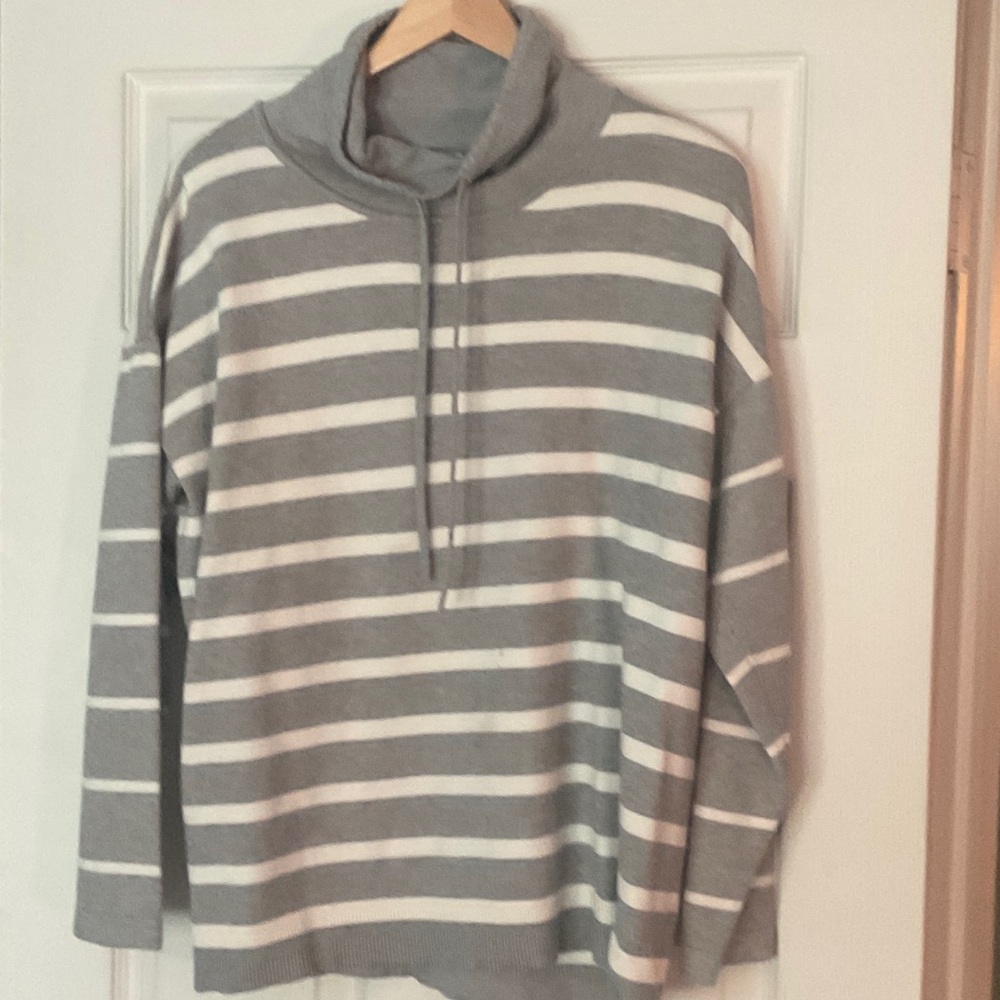 Liz Claiborne Gray and White Striped Turtleneck Sweater
